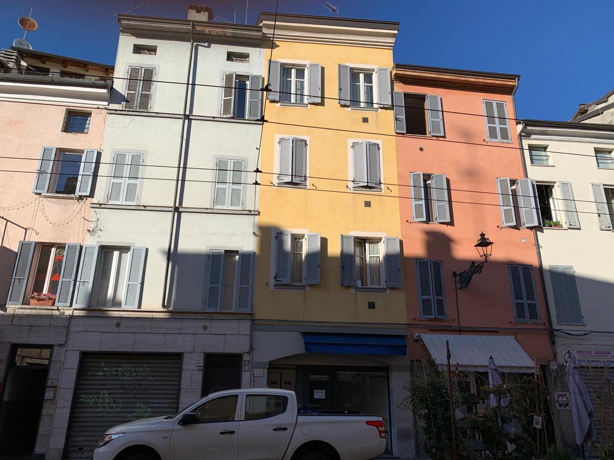 A Casa Di Alice Str. M. D'azeglio Apartemen Parma